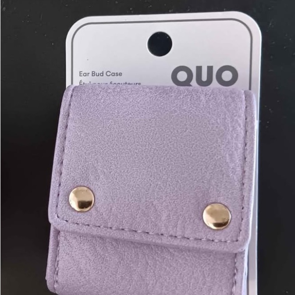 ❤️ BNWT Purple Ear Bud Case Vegan Leather Gold Tone Hardware Swivel Gift - Picture 2 of 4